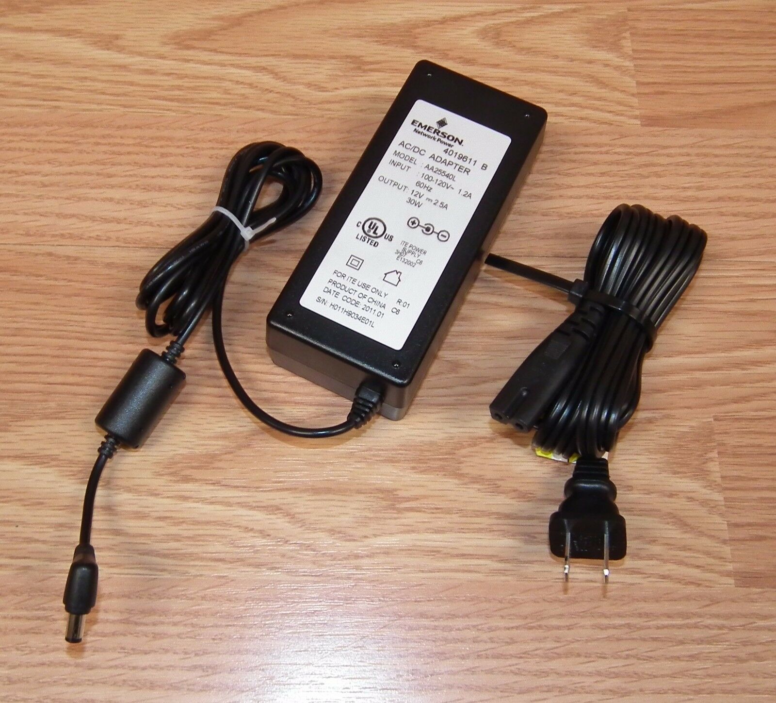 *Brand NEW* Emerson AA25540L 12V 30W 2.5A AC DC Adapter Power Supply Charger